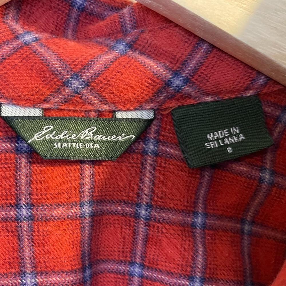 EDDIE BAUER Red/Blue Plaid Flannel-Like Button-Down Shirt Top - Size Small - Picture 8 of 16